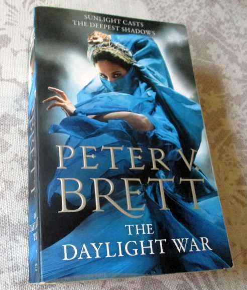 THE DAYLIGHT WAR  - PETER V BRETT