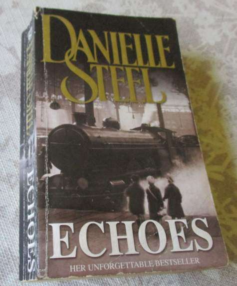 ECHOES - DANIELLE STEEL