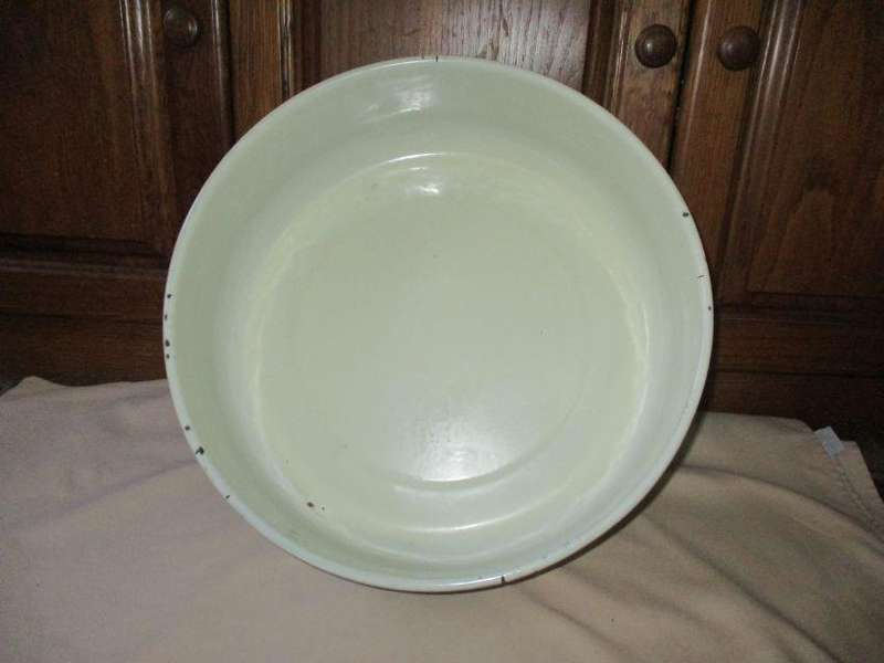 LARGE SOLID \HEAVY VINTAGE ENAMEL VANITY WASH BASIN