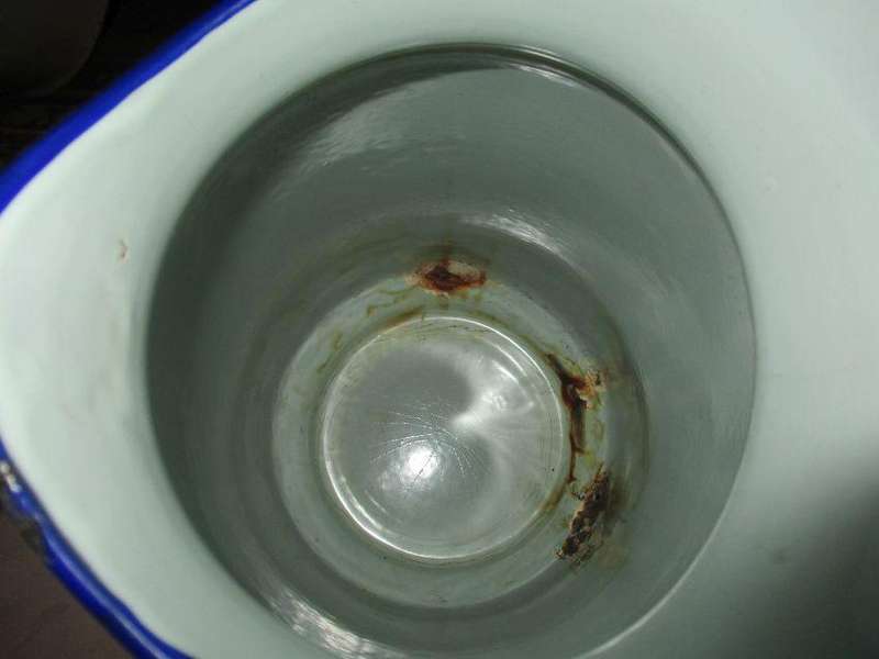 LARGE VINTAGE ENAMEL JUG PLUS SOAP DISH MADE IN POLAND