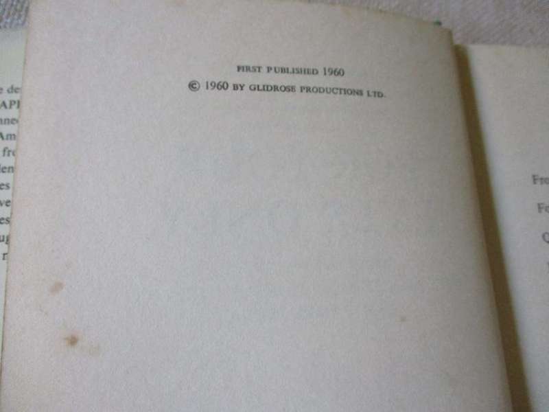 FOR YOUR EYES ONLY - FIVE SECRET OCCASIONS IN THE LIFE OF JAMES BOND - IAN FLEMING ( BOOK CLUB )