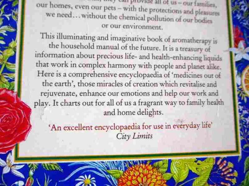 THE FRAGRANT PHARMACY - A COMPLETE GUIDE TO AROMATHERAPY & ESSENTIAL OILS - VALERIE ANN WORWOOD