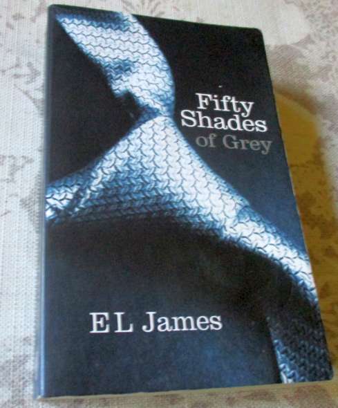 FIFTY SHADES OF GREY - E L JAMES