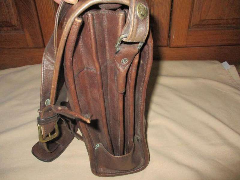 HIDESKIN LEATHER 4 COMPARTMENT SATCHEL