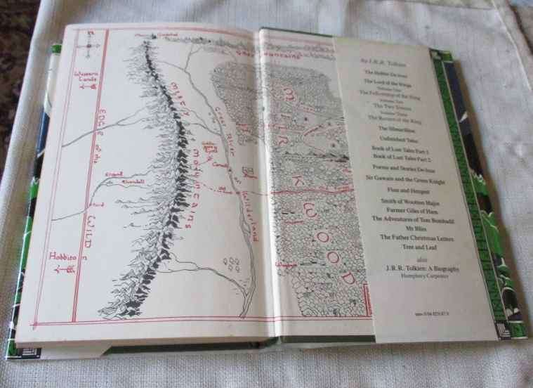 THE HOBBIT - J.R.R. TOLKIEN ( FOURTH EDITION, FIFTH IMPRESSION 1985 - hardcover  )