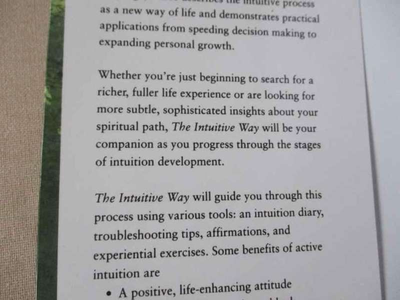 THE INTUITIVE WAY - A GUIDE TO LIVING FROM INNER WISDOM - PENNEY PEIRCE