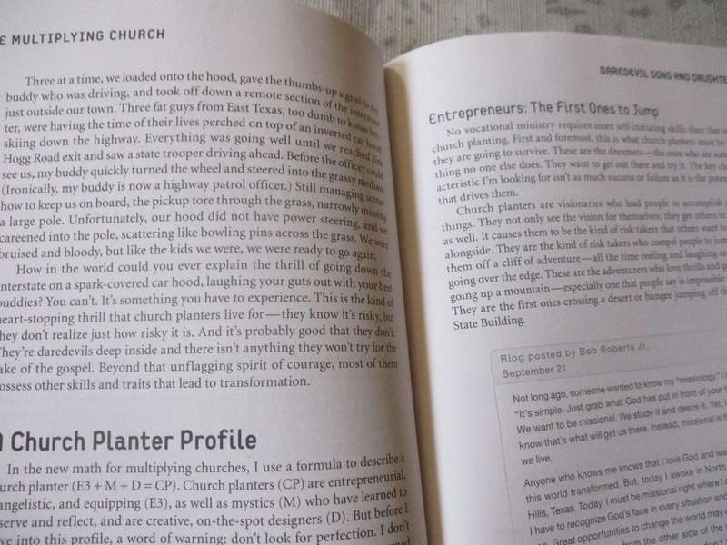 THE MULTIPLYING CHURCH - THE NEW MATH FOR STARTING NEW CHURCHES - BOB ROBERTS JR