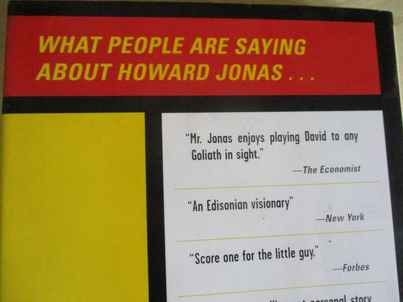 ON A ROLL - FROM HOT DOG BUNS TO HIGH-TECH BILLIONS - HOWARD JONES