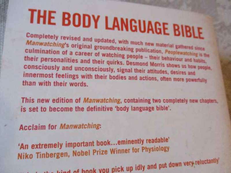 PEOPLE WATCHING - THE DESMOND MORRIS GUIDE TO BODY LANGUAGE