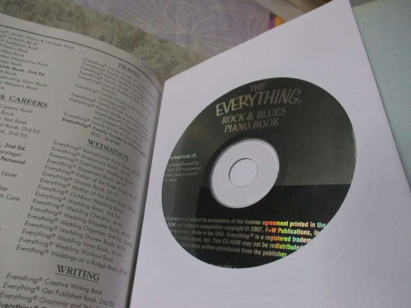 THE EVERYTHING ROCK & BLUES PIANO BOOK - MASTER RIFFS, LICKS AND BLUES STYLES FROM NEW ORLEANS TO NY
