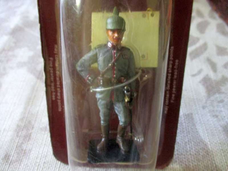PRUSSIAN LIEUTENANT 1914 - DELPRADO MILITARY FIGURINE