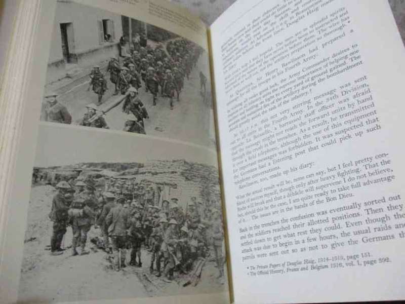 THE FIRST DAY ON THE SOMME - MARTIN MIDDLEBROOK