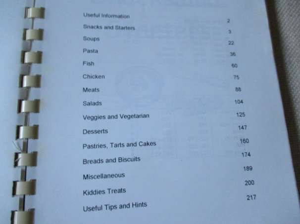 ST ANDREW'S COLLEGE RECIPE BOOK 2000