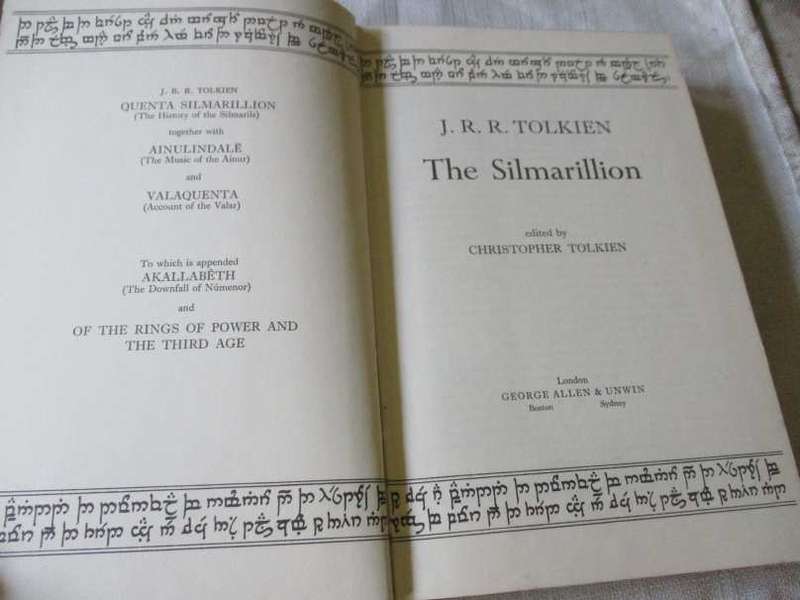 THE SILMARILLION - J.R.R. TOLKIEN ( FIRST EDITION HARDCOVER 1977 )