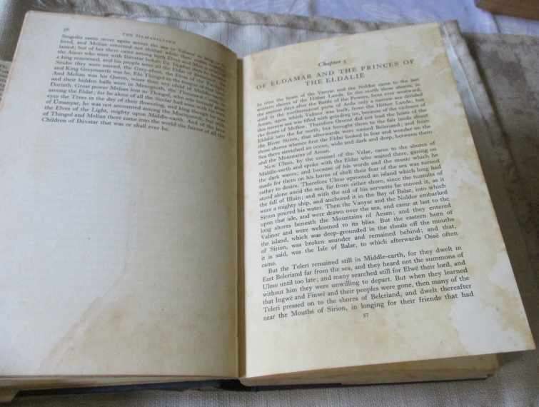 THE SILMARILLION - J.R.R. TOLKIEN ( FIRST EDITION HARDCOVER 1977 )