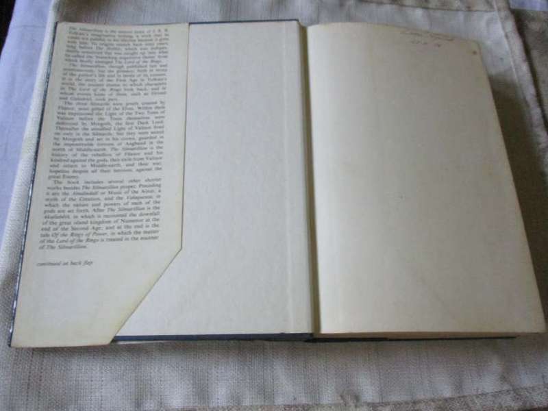 THE SILMARILLION - J.R.R. TOLKIEN ( FIRST EDITION HARDCOVER 1977 )