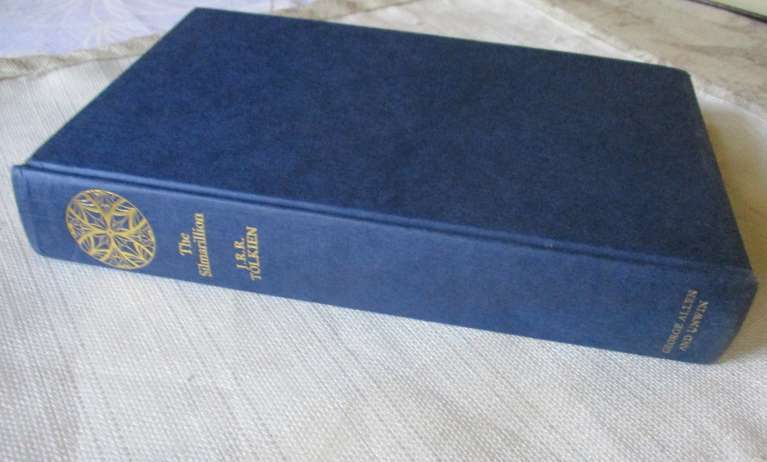 THE SILMARILLION - J.R.R. TOLKIEN ( FIRST EDITION HARDCOVER 1977 )