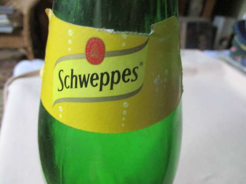 S.A. SCHWEPPES INDIAN TONIC WATER 1 LITRE GLASS BOTTLE