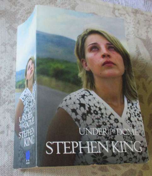 UNDER THE DOME - STEPHEN KING