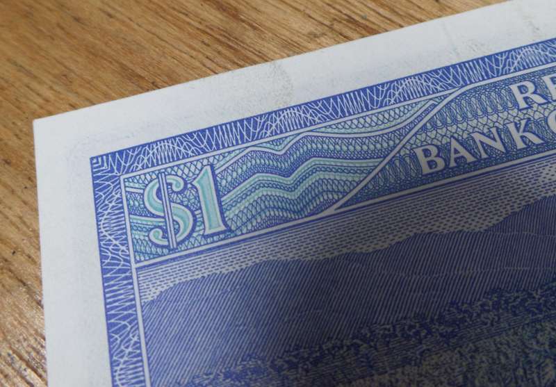 *R1 Auction* Pair of Rhodesia 1 Dollar 1978 - Great condition
