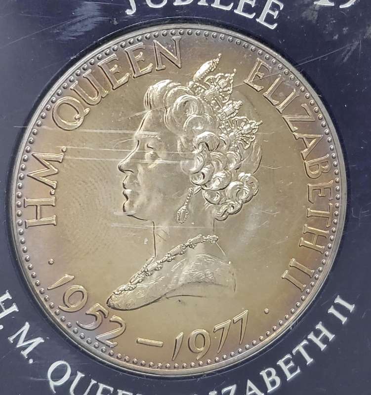 **R1 Auction** UK 1977 silver Jubilee if QEII medallion