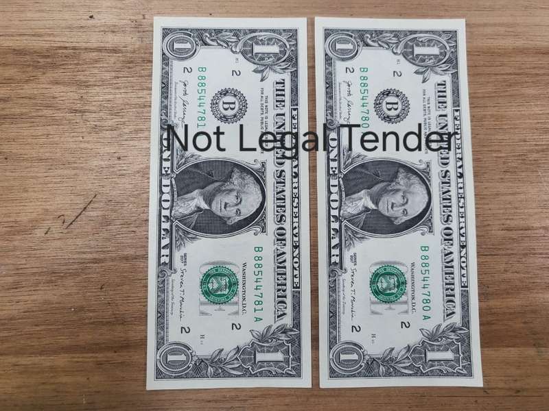 US Dollar Note Sequel Pair (2) : B88544780A-B8854481A - UNC