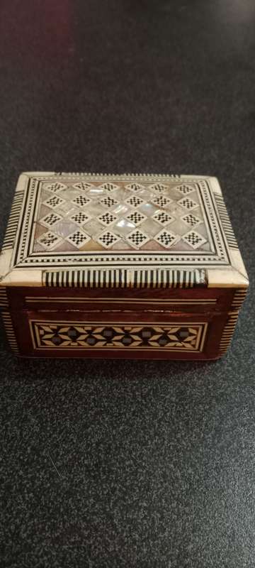 Vintage Egyptian Handmade Mosaic Inlaid Mother Of Pearl Jewelry Trinket Box