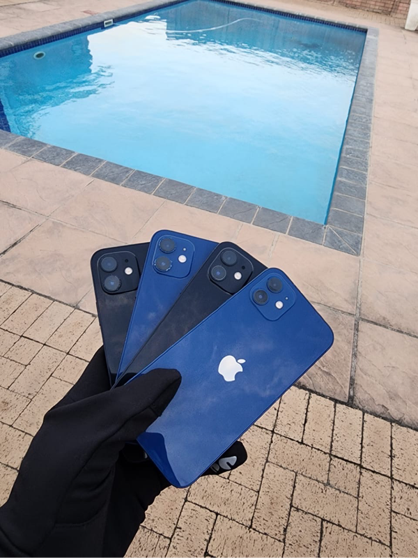 iPhone 12 - 64GB