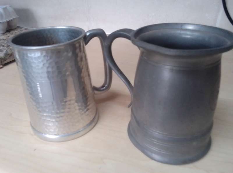 BEER DRINKING GLASSES AND MUGS