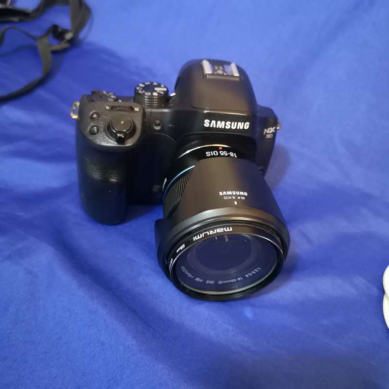 Samsung NX30 Mirrorless Camera with 2 Lenses 18-55 and 55-200. Microphone optional