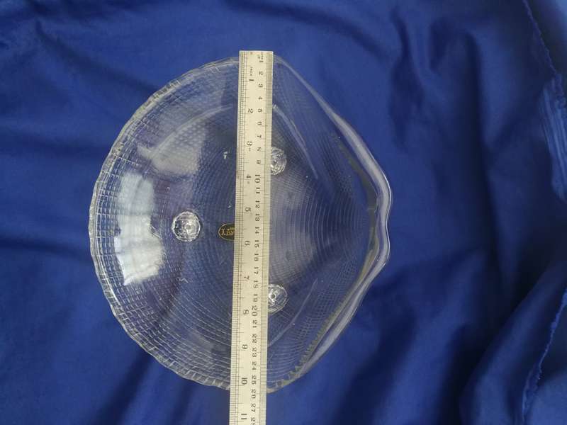 Dynasty Glass Clamshell shaped bowl with feet. Vintage