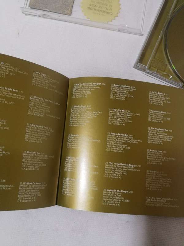 Elvis Presley  ELV1S 30 #1 Hits with Original Booklet