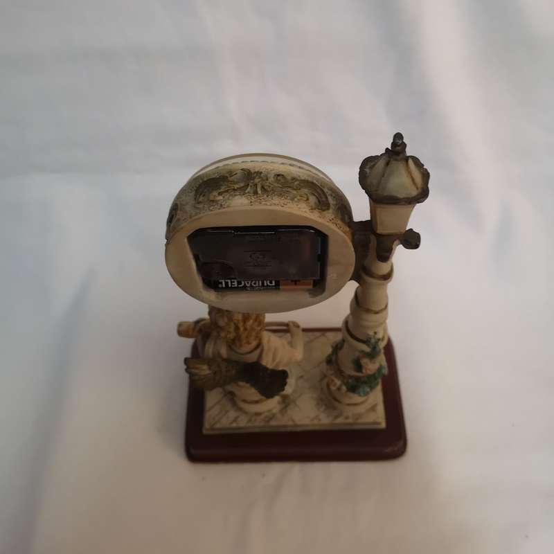 Vintage Quartz Resin Lamp Post Clock Cherub Angel- Working