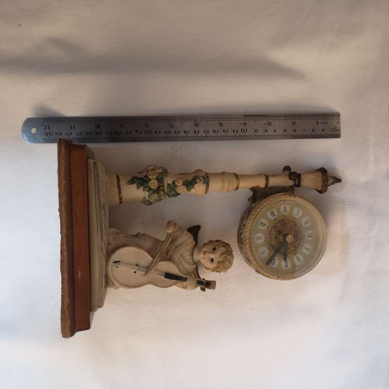 Vintage Quartz Resin Lamp Post Clock Cherub Angel- Working