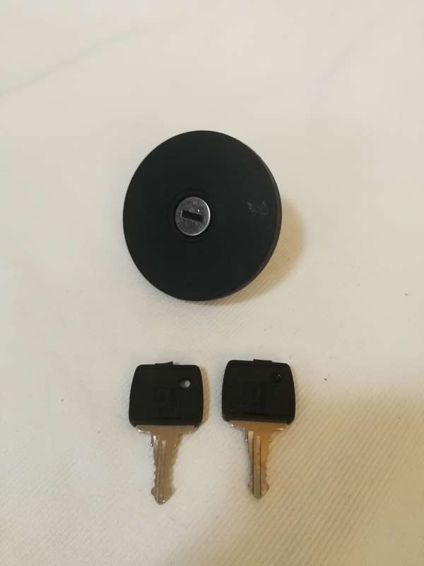 Universal Fuel cap- Vintage PJ with 2 keys