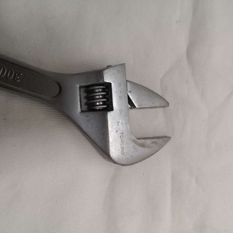 Tolsen Adjustable Wrench with Metric Scale Marked 300mm 12'' 15004