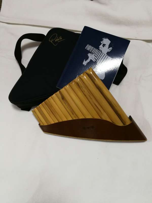 Pan Flute 18 Pipe Traditional Woodwind Instrument by Roberto