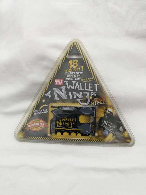 Ninja Wallet Multi Tool- Black- 18 Tools in 1. Ideal as a gift.