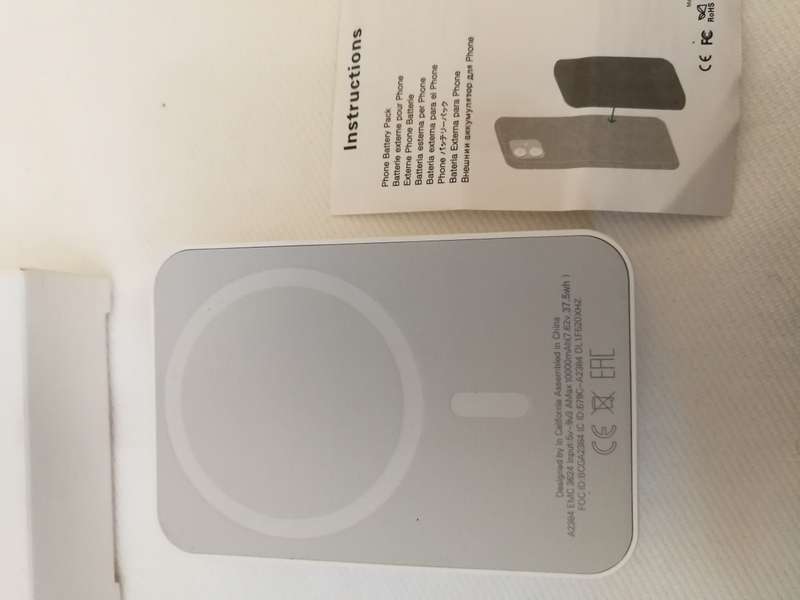 10000mAh Magnetic power bank. Wireless Charging Battery Pack