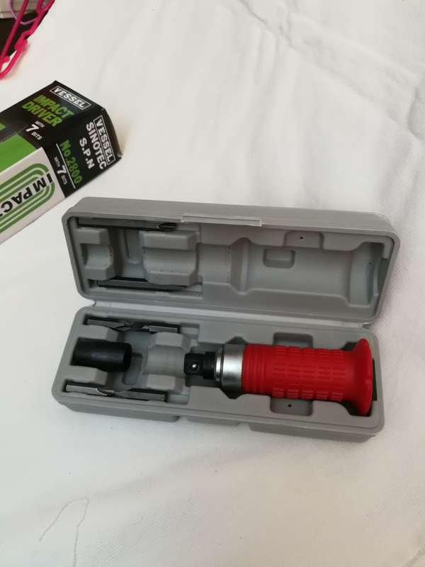 Impact Driver- VESSEL with 7 Attachments and Hand Guard. 1/2" & Screwdriver bit sets