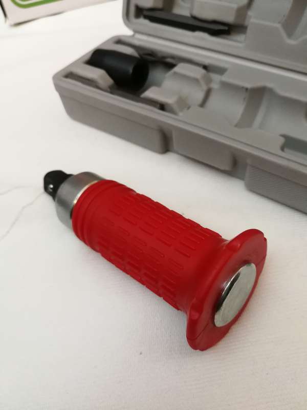Impact Driver- VESSEL with 7 Attachments and Hand Guard. 1/2" & Screwdriver bit sets