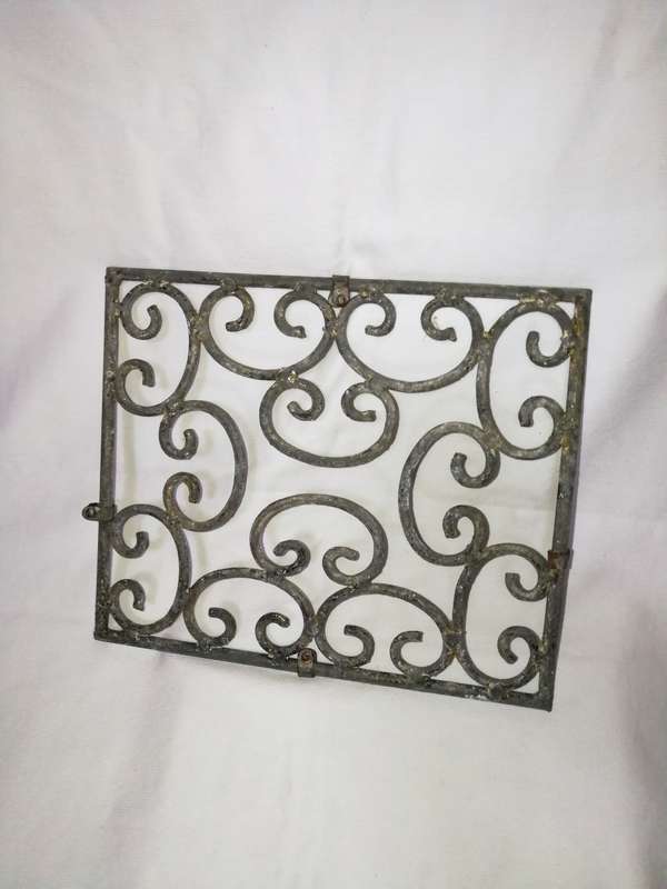 Art Deco metal grate