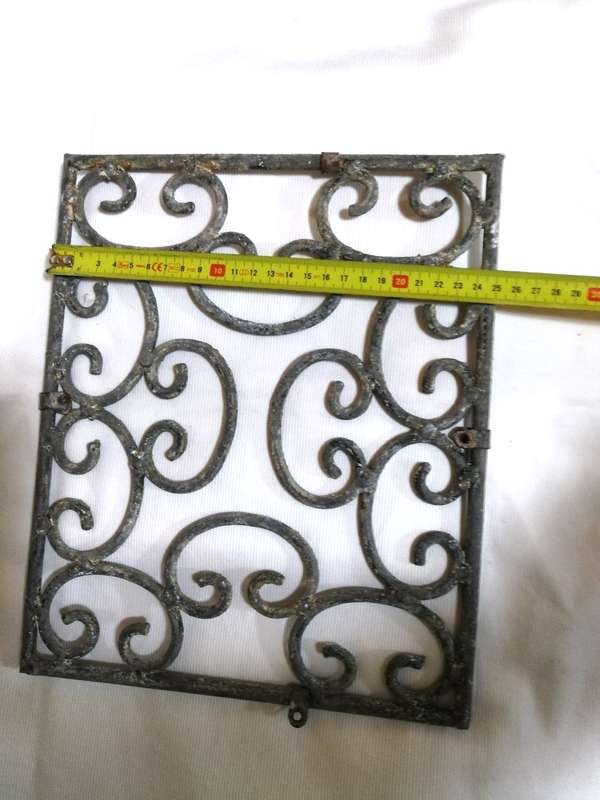 Art Deco metal grate