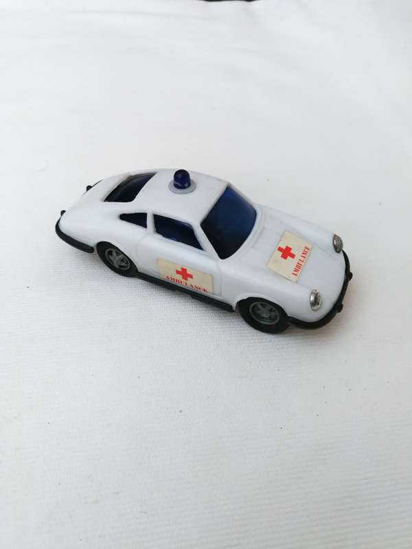 Friction Vintage Toy Porsche 911 "Ambulance" L 13.3 cm