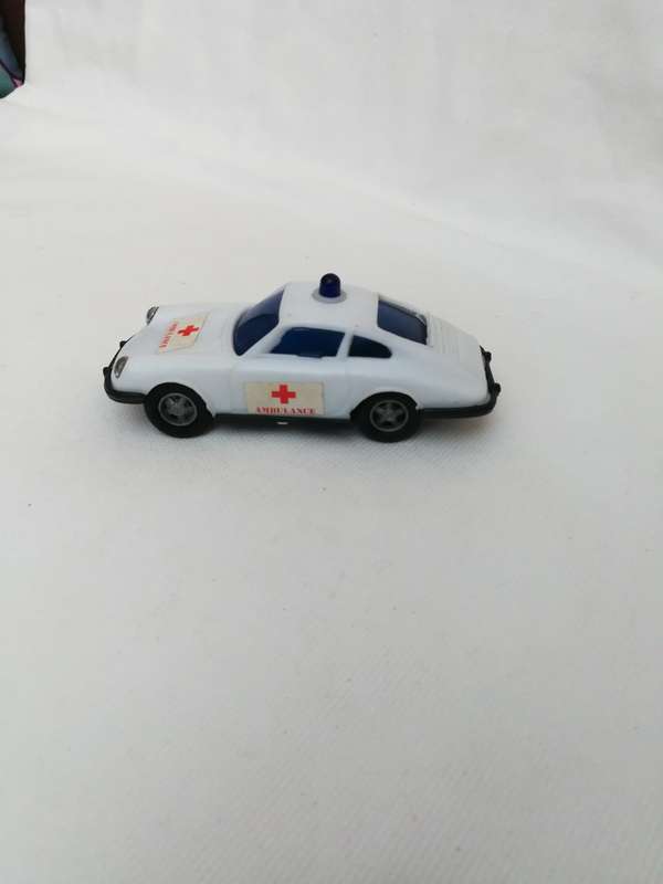 Friction Vintage Toy Porsche 911 "Ambulance" L 13.3 cm