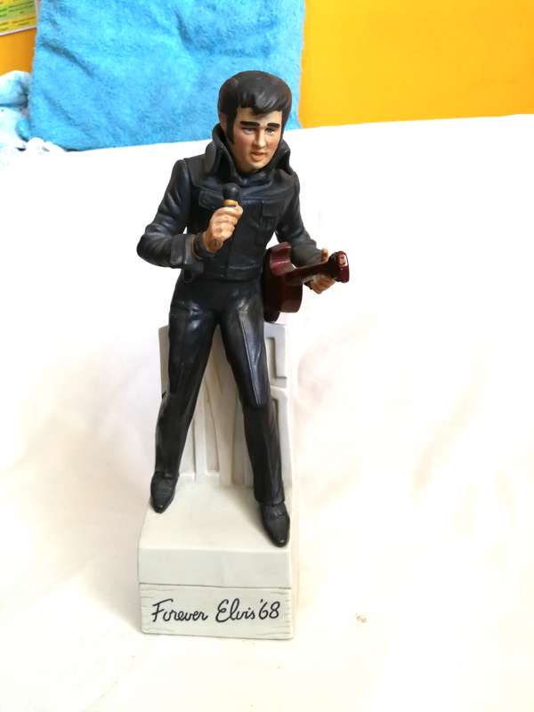 ELVIS PRESLEY Forever Elvis 68 McCormick Whiskey Porcelain Decanter Music Box