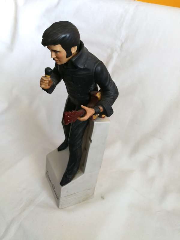 ELVIS PRESLEY Forever Elvis 68 McCormick Whiskey Porcelain Decanter Music Box