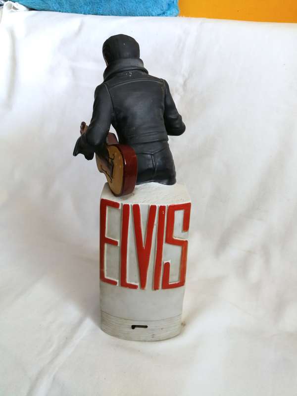 ELVIS PRESLEY Forever Elvis 68 McCormick Whiskey Porcelain Decanter Music Box