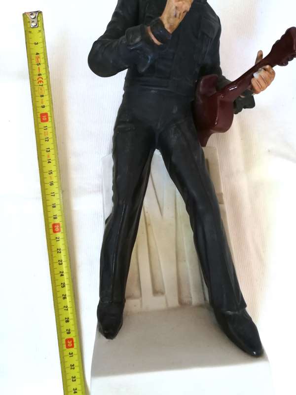 ELVIS PRESLEY Forever Elvis 68 McCormick Whiskey Porcelain Decanter Music Box