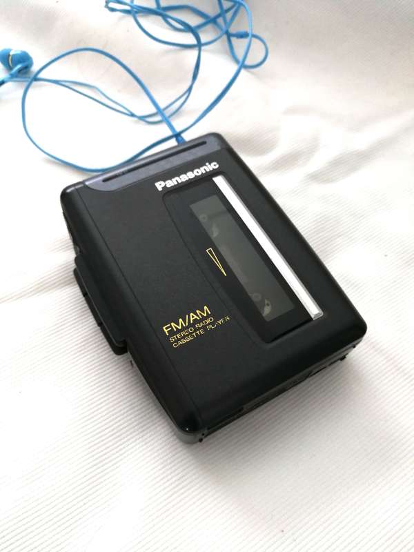 VINTAGE Panasonic Stereo Radio Cassette Player with FM/AM Tuner Walkman Radio